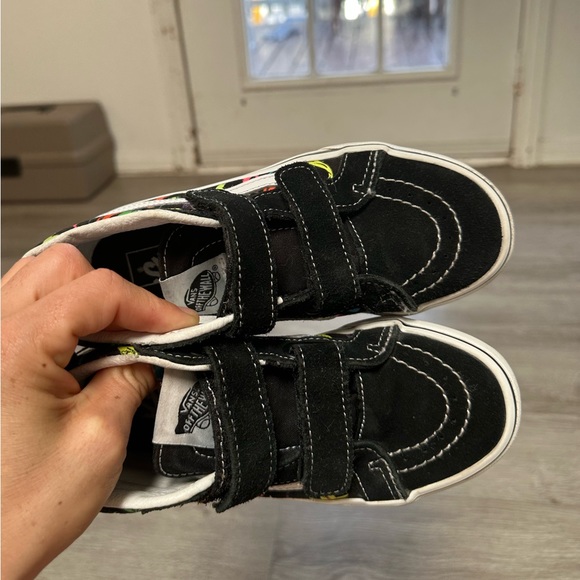 Vans - Picture 3 of 8